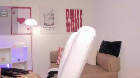 Snapshot of ashleeydiamonds chatting on 05/08/26, 12:21 online show from 05/08/26, 12:21