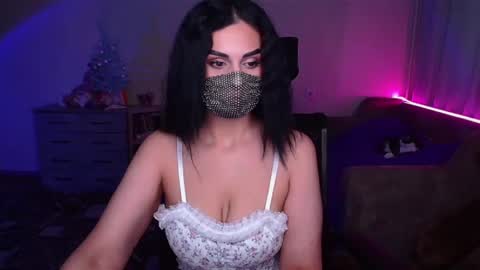   Yasmina   online show from 01/25/25, 03:40