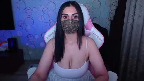 Snapshot of ashley__cooper__ chatting on 09/23/25, 04:15 Yasmina online show from 09/23/25, 04:15