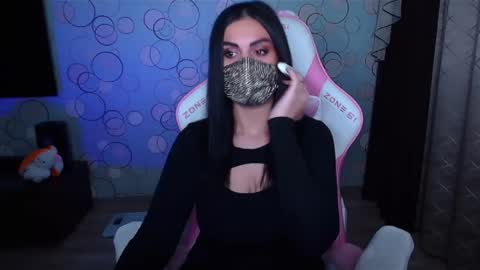 Snapshot of ashley__cooper__ chatting on 09/28/25, 02:50 Yasmina online show from 09/28/25, 02:50