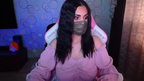 Snapshot of ashley__cooper__ chatting on 10/02/25, 05:03 Yasmina online show from 10/02/25, 05:03