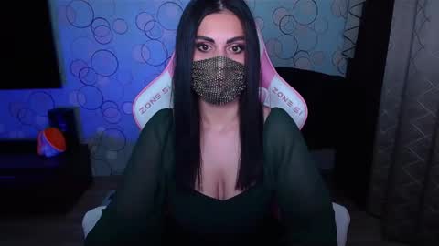 Snapshot of ashley__cooper__ chatting on 10/04/25, 05:05 Yasmina online show from 10/04/25, 05:05