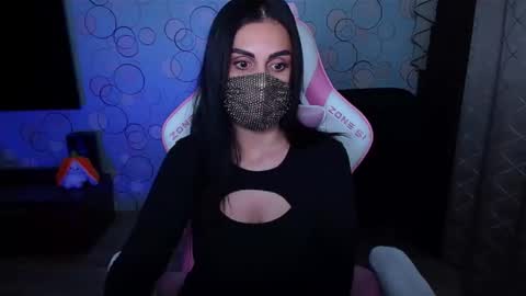 Snapshot of ashley__cooper__ chatting on 10/06/25, 09:07 Yasmina online show from 10/06/25, 09:07