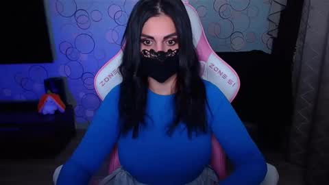 Snapshot of ashley__cooper__ chatting on 10/08/25, 04:43 Yasmina online show from 10/08/25, 04:43