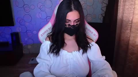 Snapshot of ashley__cooper__ chatting on 10/15/25, 04:56 Yasmina online show from 10/15/25, 04:56