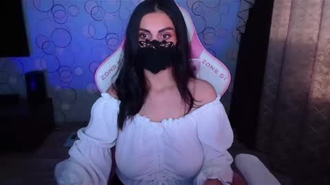 Snapshot of ashley__cooper__ chatting on 10/17/25, 06:38 Yasmina online show from 10/17/25, 06:38