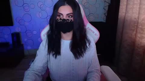 Snapshot of ashley__cooper__ chatting on 10/19/25, 04:24 Yasmina online show from 10/19/25, 04:24