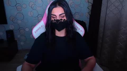 Snapshot of ashley__cooper__ chatting on 10/21/25, 02:45 Yasmina online show from 10/21/25, 02:45