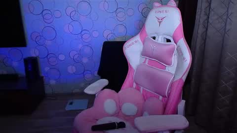 Snapshot of ashley__cooper__ chatting on 10/30/25, 02:35 Yasmina online show from 10/30/25, 02:35