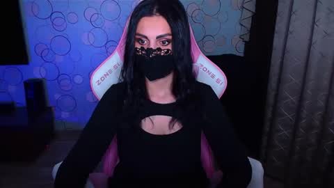 Snapshot of ashley__cooper__ chatting on 11/08/25, 04:01 Yasmina online show from 11/08/25, 04:01