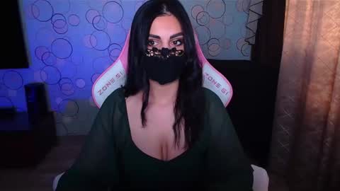 Snapshot of ashley__cooper__ chatting on 11/13/25, 05:06 Yasmina online show from 11/13/25, 05:06