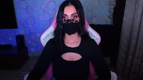 Snapshot of ashley__cooper__ chatting on 11/14/25, 04:22 Yasmina online show from 11/14/25, 04:22