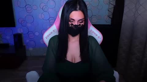 Snapshot of ashley__cooper__ chatting on 11/17/25, 04:07 Yasmina online show from 11/17/25, 04:07