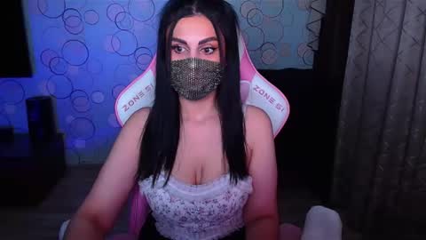 Snapshot of ashley__cooper__ chatting on 11/21/25, 05:17 Yasmina online show from 11/21/25, 05:17