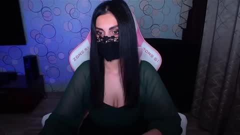 Snapshot of ashley__cooper__ chatting on 11/23/25, 03:28 Yasmina online show from 11/23/25, 03:28