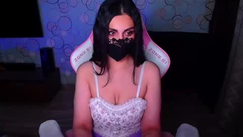 Snapshot of ashley__cooper__ chatting on 12/02/25, 04:40 Yasmina online show from 12/02/25, 04:40