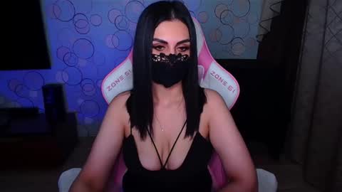 Snapshot of ashley__cooper__ chatting on 12/18/25, 03:23 Yasmina online show from 12/18/25, 03:23