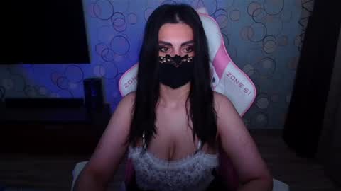   Yasmina   online show from 06/19/26, 03:33