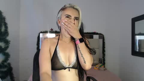 ashley__tylor online show from 01/04/25, 07:34