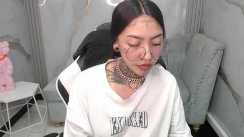 ashley_blum_v online show from 11/12/25, 08:52