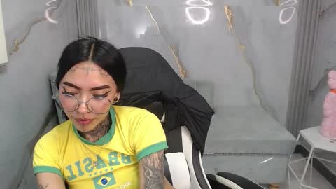 ashley_blum_v online show from 11/30/25, 01:20