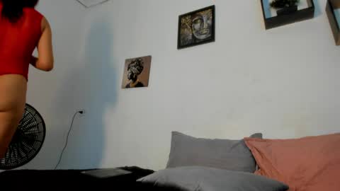 Snapshot of ashley_girl_queen chatting on 06/05/26, 02:45 ashley_girl_queen online show from 06/05/26, 02:45