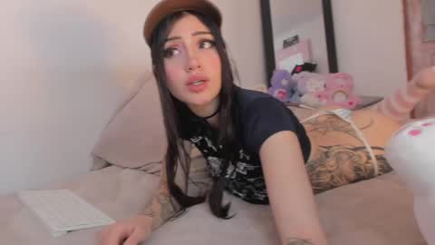 ashley_js online show from 04/30/26, 08:57