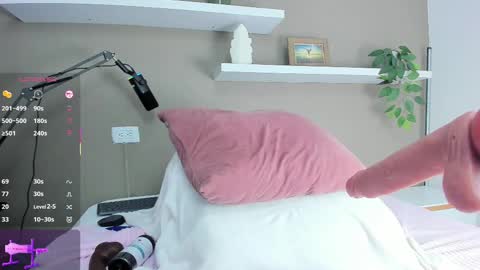 Ashley online show from 11/02/25, 01:35