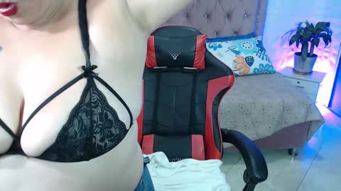  Ashley online show from 02/19/25, 10:01