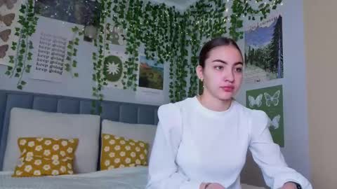 Snapshot of ashley_tempt chatting on 10/05/25, 04:11 Ashle online show from 10/05/25, 04:11