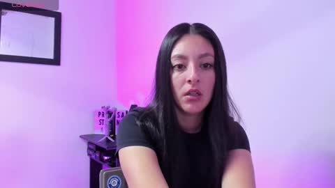 Snapshot of ashleybazan1 chatting on 11/25/25, 02:39 Ashley online show from 11/25/25, 02:39