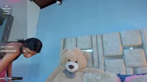 Snapshot of ashleyhiil2 chatting on 09/23/25, 04:15 AshleyHill online show from 09/23/25, 04:15