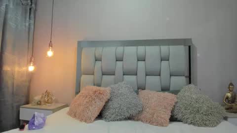 Snapshot of ashleyhiil2 chatting on 10/21/25, 03:18 AshleyHill online show from 10/21/25, 03:18