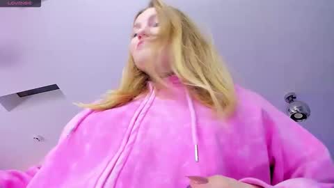 Snapshot of ashleyjonse chatting on 12/02/25, 06:08 AshleyJonse online show from 12/02/25, 06:08