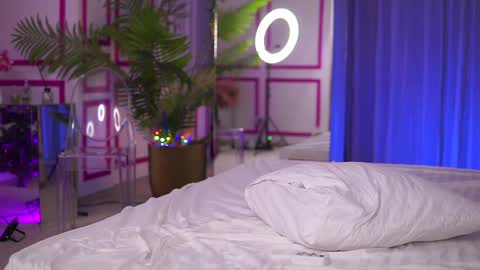 Ashley online show from 12/12/24, 11:47