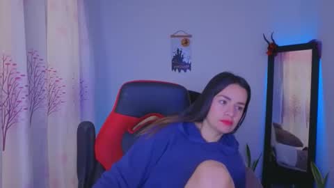 Snapshot of ashleyt1998 chatting on 12/03/25, 02:37 ASHLEY online show from 12/03/25, 02:37