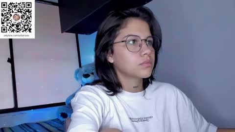 Snapshot of ashleytravis_ chatting on 02/03/25, 06:17 online show from 02/03/25, 06:17