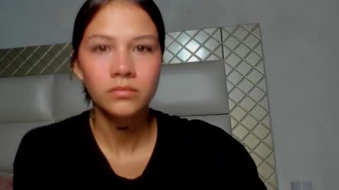 Snapshot of ashleytravis_ chatting on 10/19/25, 11:38 online show from 10/19/25, 11:38