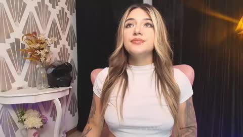 Ashley Lauren online show from 02/11/25, 01:10