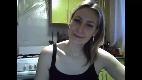 Snapshot of ashleyxhoney chatting on 11/27/25, 05:42 AshleyXHoney online show from 11/27/25, 05:42