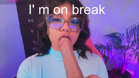 Ashleyy18   online show from 09/17/25, 10:22