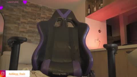 Ashley Fox online show from 07/17/26, 04:41