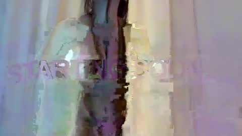 Snapshot of ashllovee_ chatting on 04/17/26, 01:19 ashllovee online show from 04/17/26, 01:19
