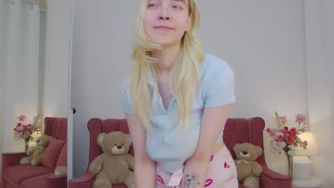 ashly_cherry online show from 10/15/25, 11:43