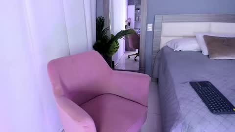 Ashly online show from 10/07/25, 03:47