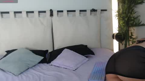 Snapshot of ashly_jones_ chatting on 12/03/25, 04:09 ashly_jones_ online show from 12/03/25, 04:09