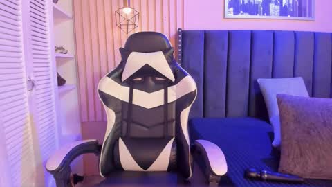 ashlye_miller_ online show from 11/27/25, 04:14