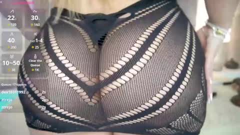 Snapshot of ashlye_stone chatting on 01/28/25, 05:54 Paula Baleta  online show from 01/28/25, 05:54