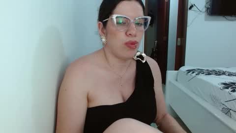 AshlyMoon online show from 11/27/25, 01:07