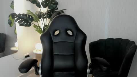 Ashly online show from 07/22/26, 12:08